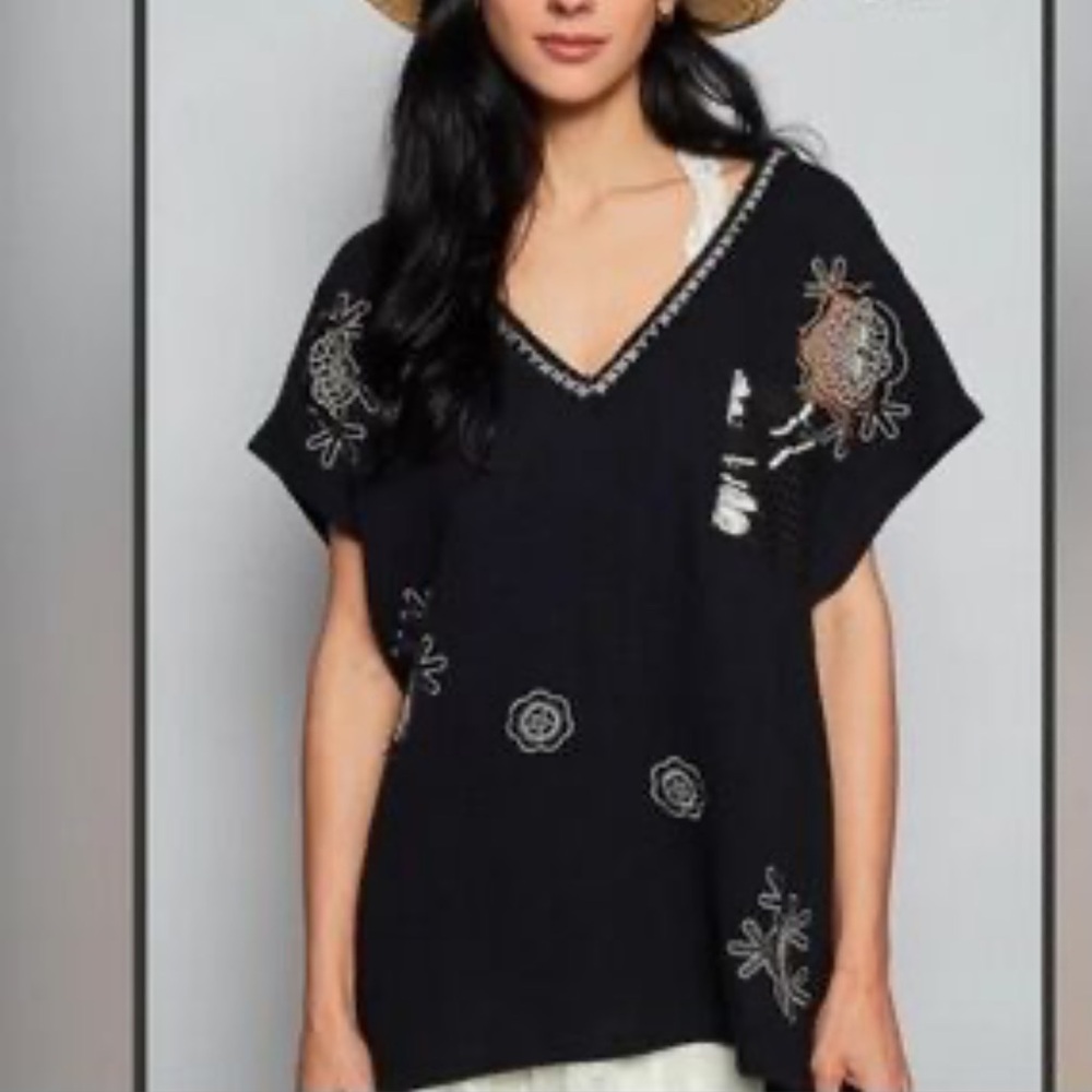 POL BLAck EMBROIDERED TOP